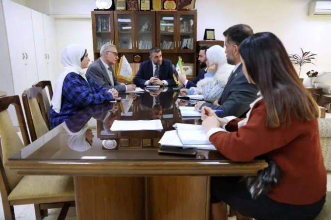 معاون وزير التعليم العالي الدكتور عبد الحميد الخالد يبحث مع وفد وزارة الطاقة إحداث المعهد التقاني للعلوم الجيولوجية